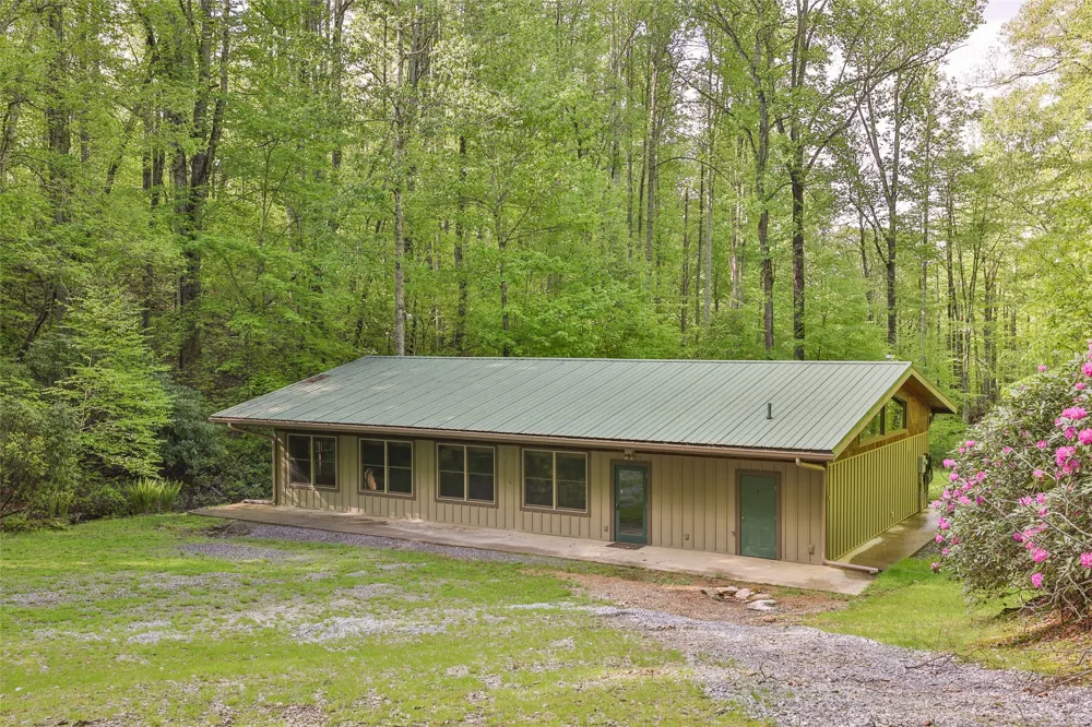 723 Shepherds Gap Road Cullowhee, NC 28723