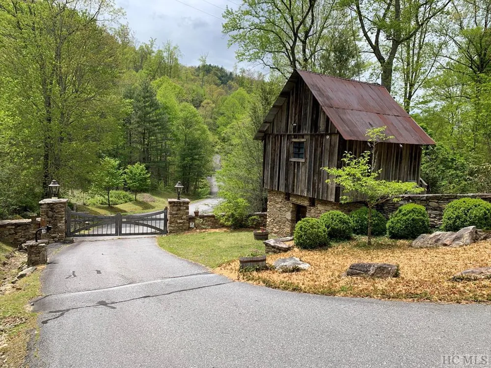Lot 39 Sweetspring Trail Glenville, NC 28736