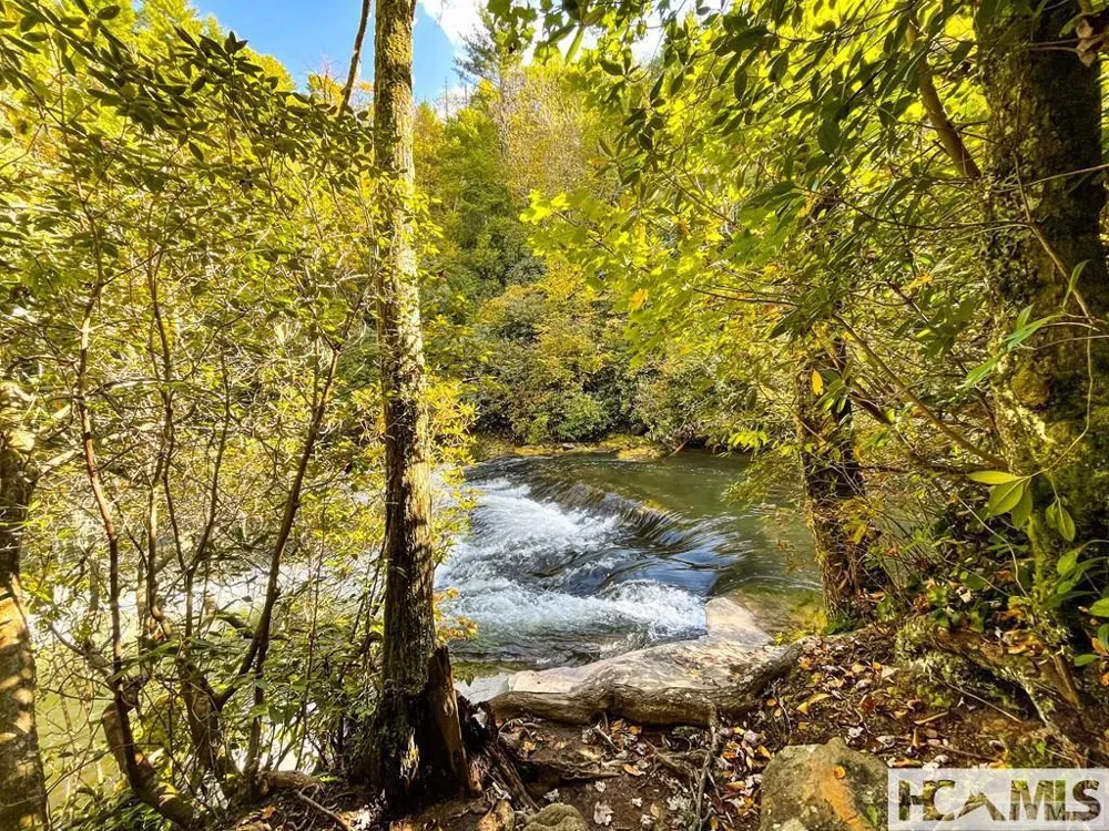 33 Beech Court Sapphire, NC 28774