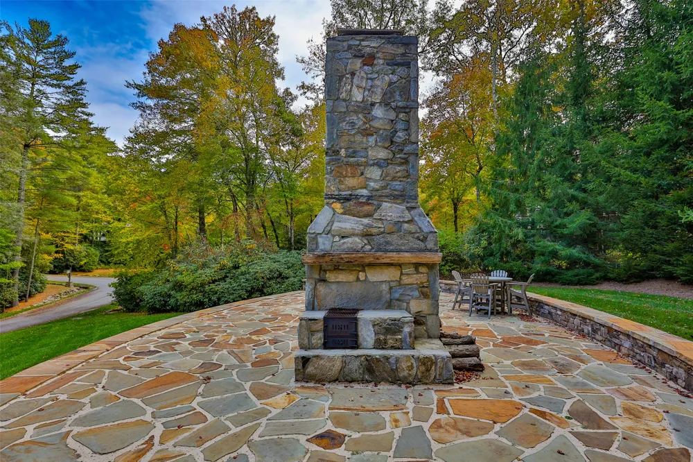 124 Compass Rose Way Cullowhee, NC 28723