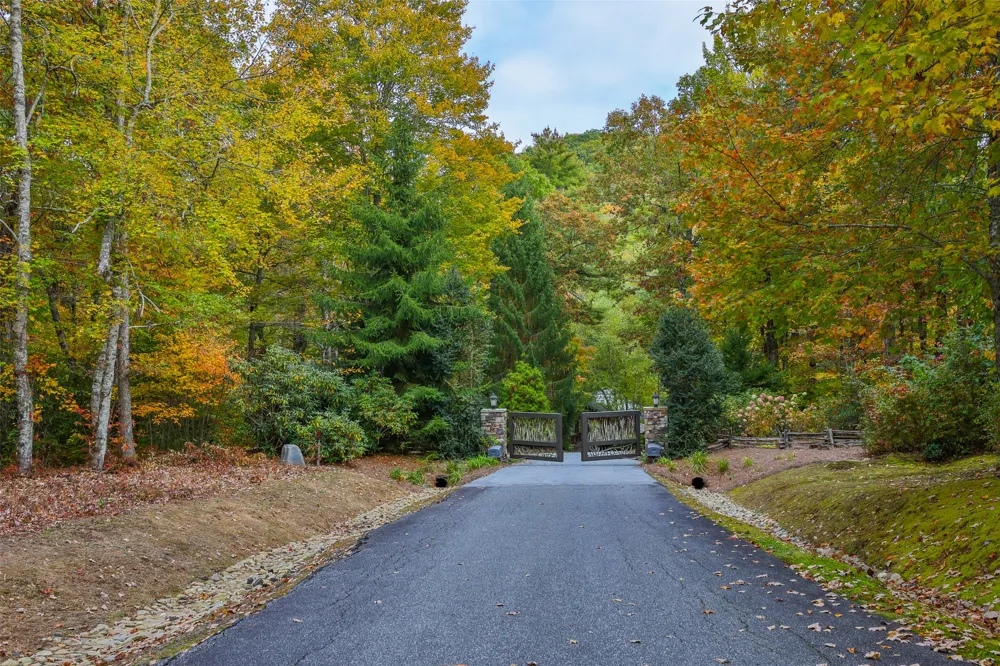 124 Compass Rose Way Cullowhee, NC 28723