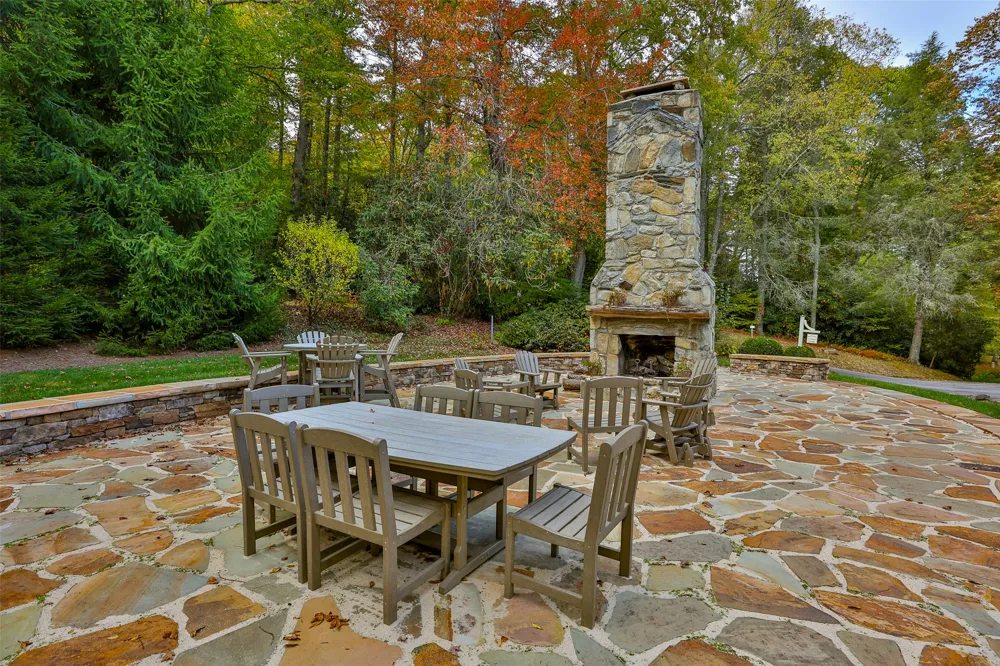 124 Compass Rose Way Cullowhee, NC 28723