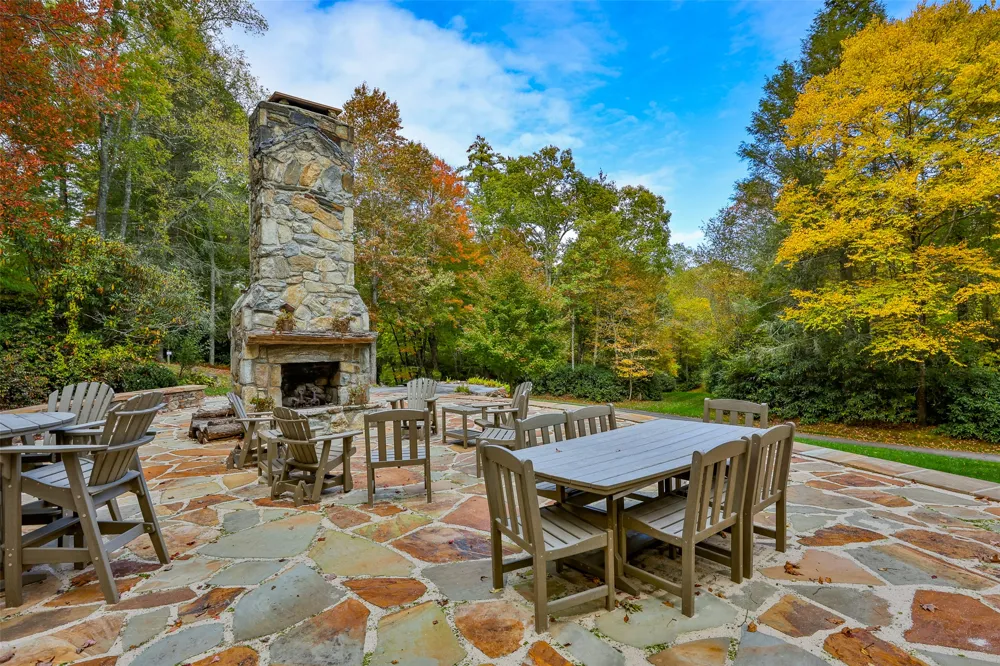 124 Compass Rose Way Cullowhee, NC 28723