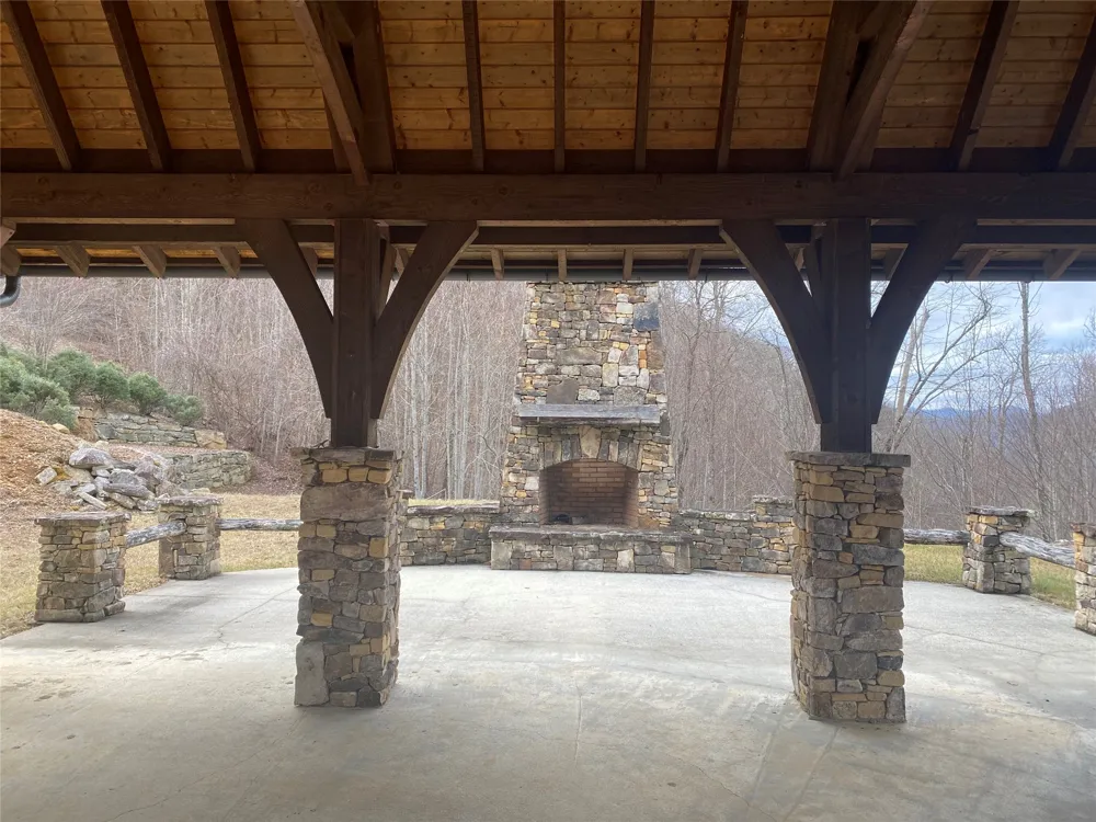 2672 Pilot Knob Road Glenville, NC 28736