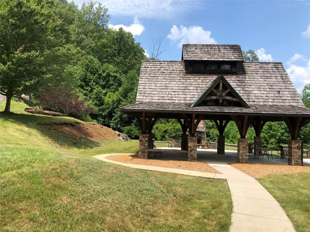 2672 Pilot Knob Road Glenville, NC 28736