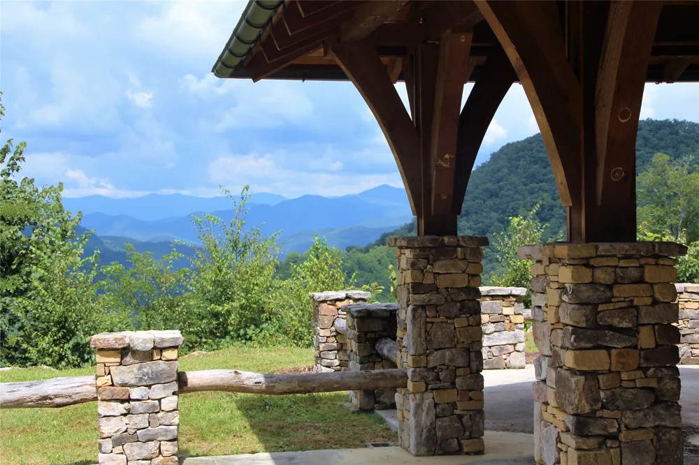 2672 Pilot Knob Road Glenville, NC 28736