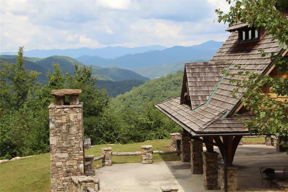 2672 Pilot Knob Road Glenville, NC 28736
