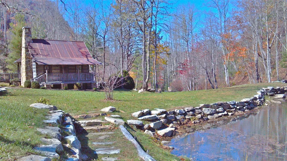 2672 Pilot Knob Road Glenville, NC 28736