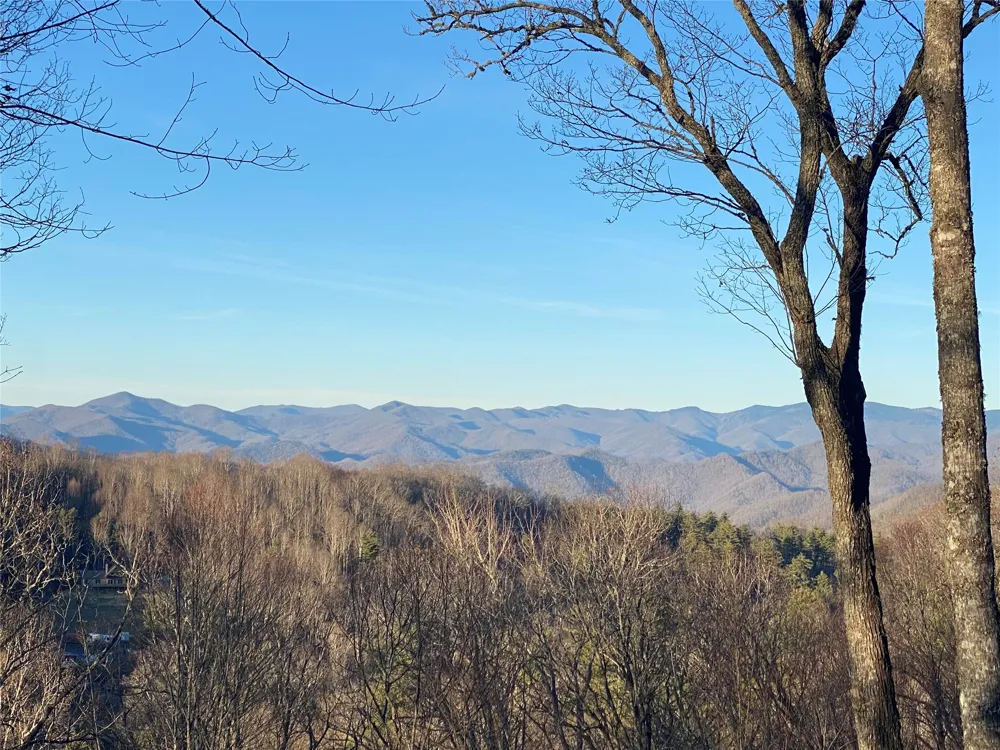 2672 Pilot Knob Road Glenville, NC 28736