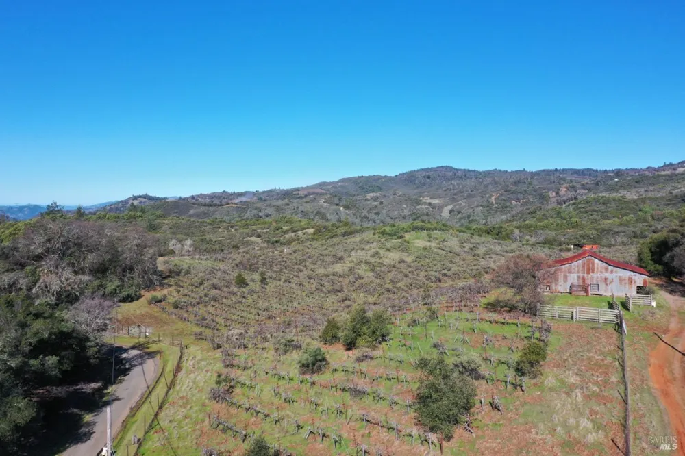 32400 Pine Mountain Road Cloverdale, CA 95425
