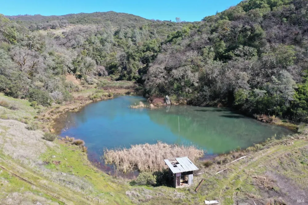 32400 Pine Mountain Road Cloverdale, CA 95425