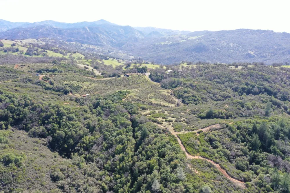 32400 Pine Mountain Road Cloverdale, CA 95425