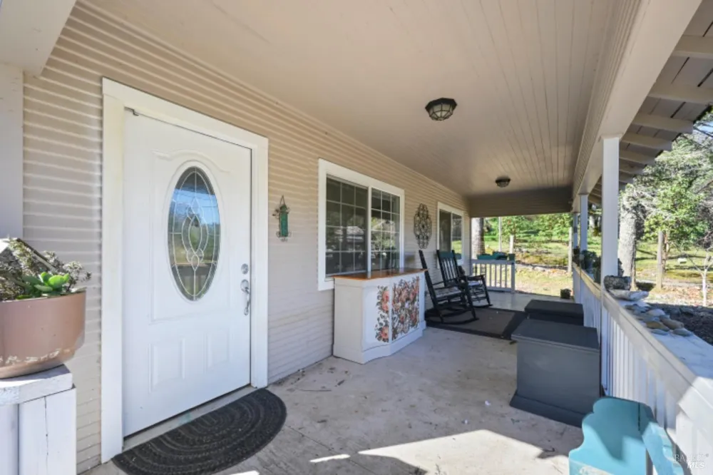 32400 Pine Mountain Road Cloverdale, CA 95425
