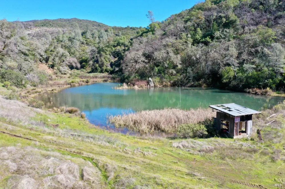 32400 Pine Mountain Road Cloverdale, CA 95425