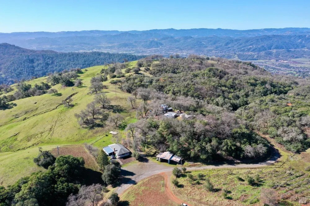 32400 Pine Mountain Road Cloverdale, CA 95425