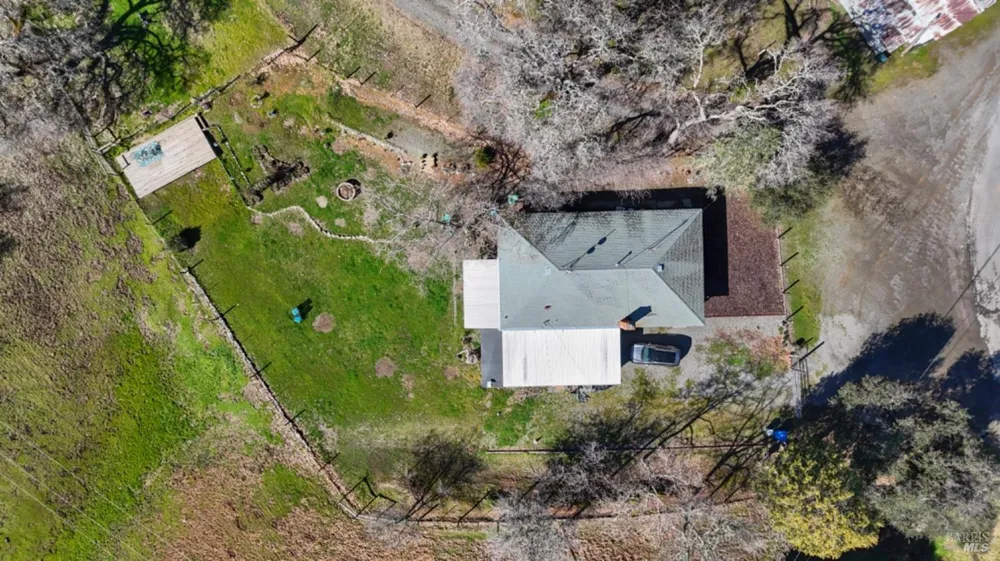 32400 Pine Mountain Road Cloverdale, CA 95425