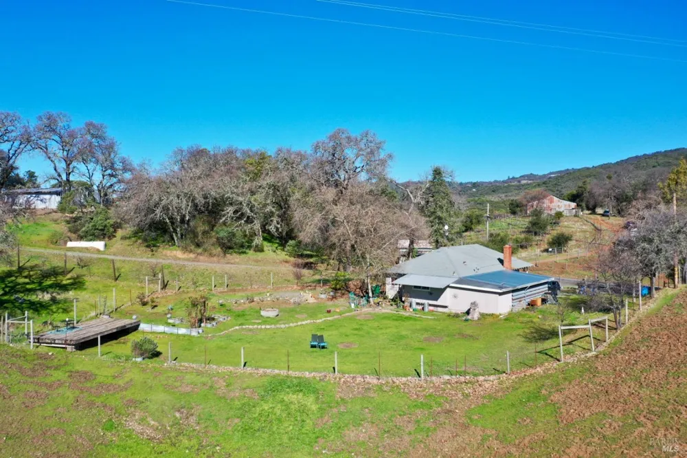 32400 Pine Mountain Road Cloverdale, CA 95425