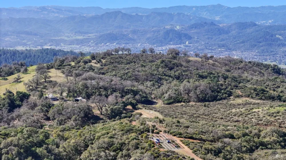 32400 Pine Mountain Road Cloverdale, CA 95425