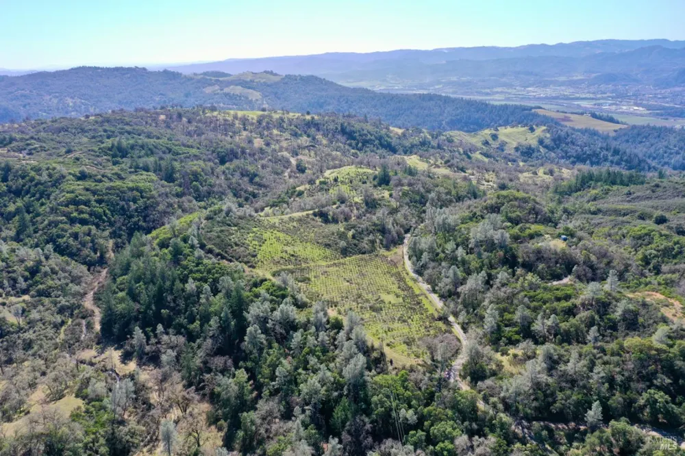32400 Pine Mountain Road Cloverdale, CA 95425