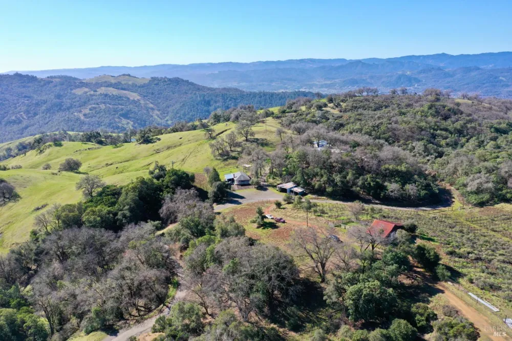 32400 Pine Mountain Road Cloverdale, CA 95425