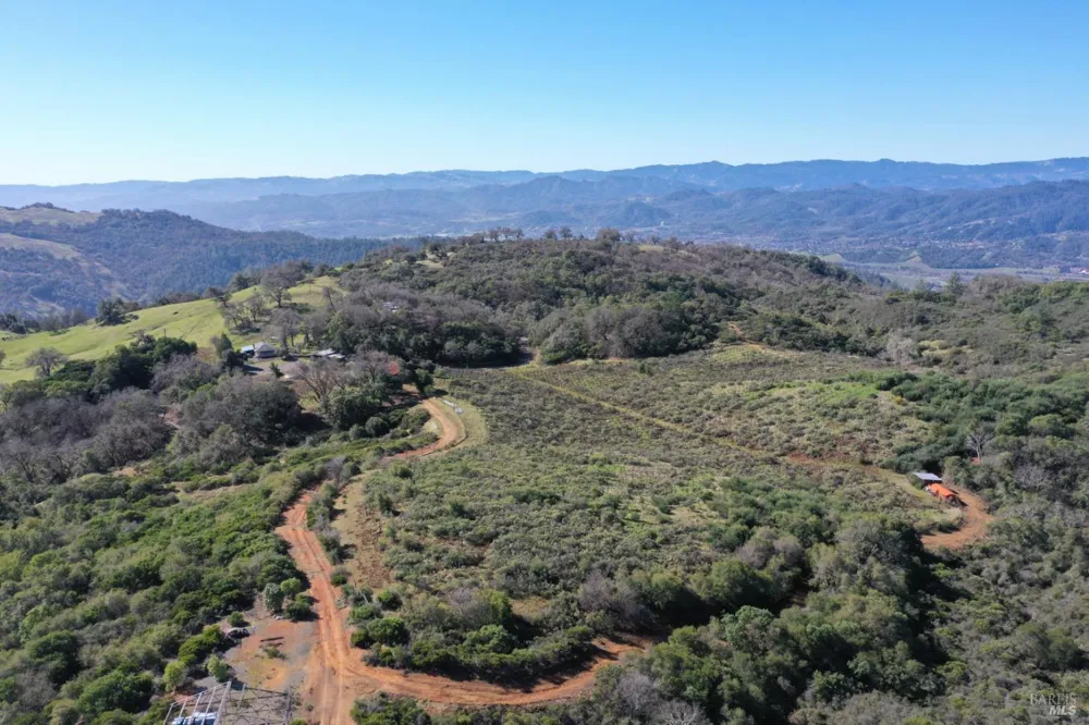 32400 Pine Mountain Road Cloverdale, CA 95425