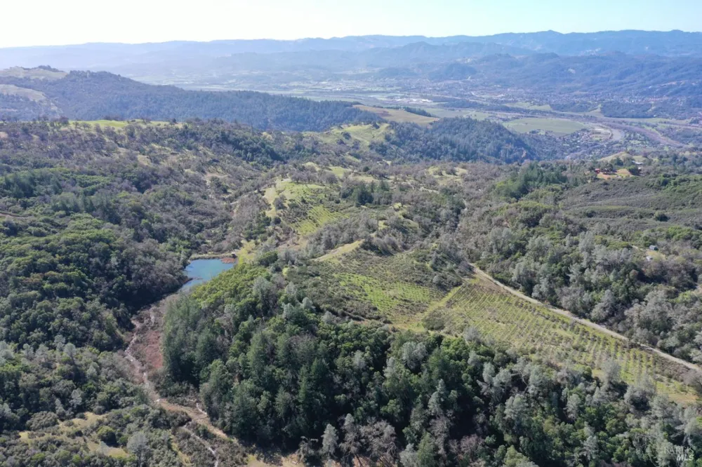 32400 Pine Mountain Road Cloverdale, CA 95425
