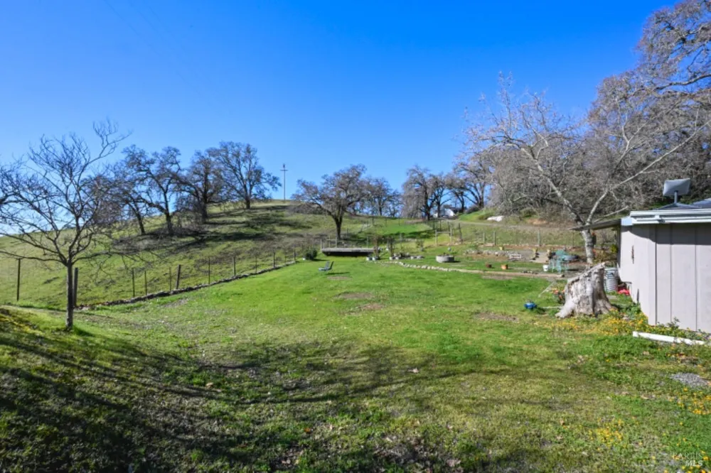 32400 Pine Mountain Road Cloverdale, CA 95425