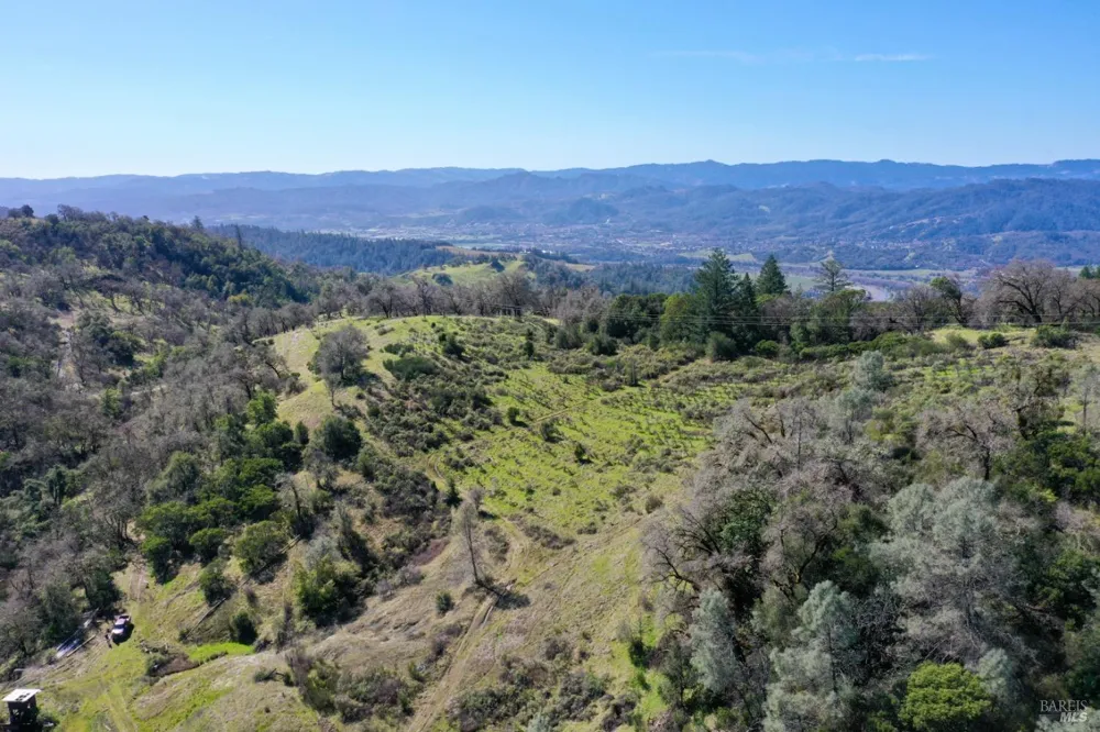 32400 Pine Mountain Road Cloverdale, CA 95425