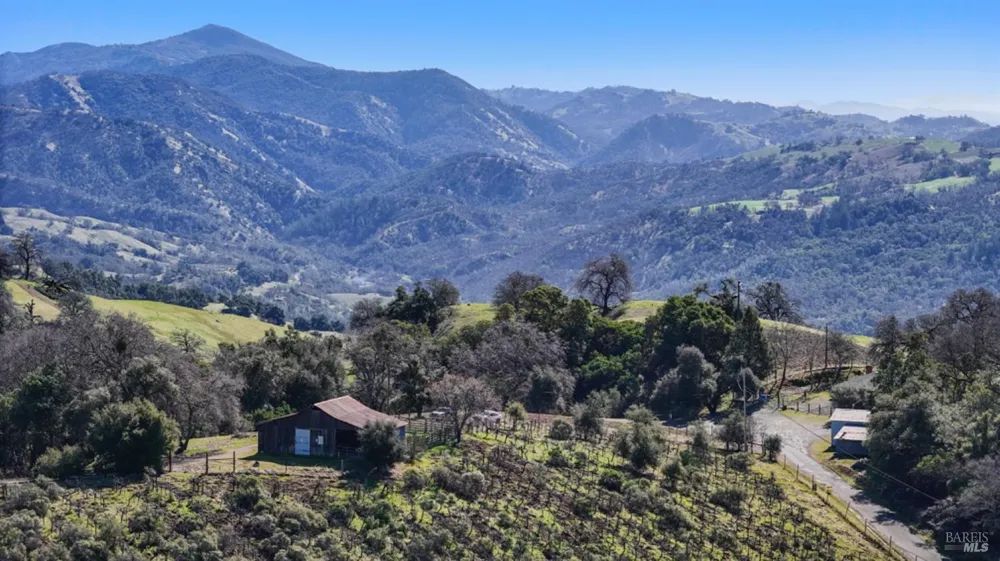 32400 Pine Mountain Road Cloverdale, CA 95425