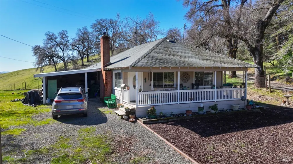 32400 Pine Mountain Road Cloverdale, CA 95425