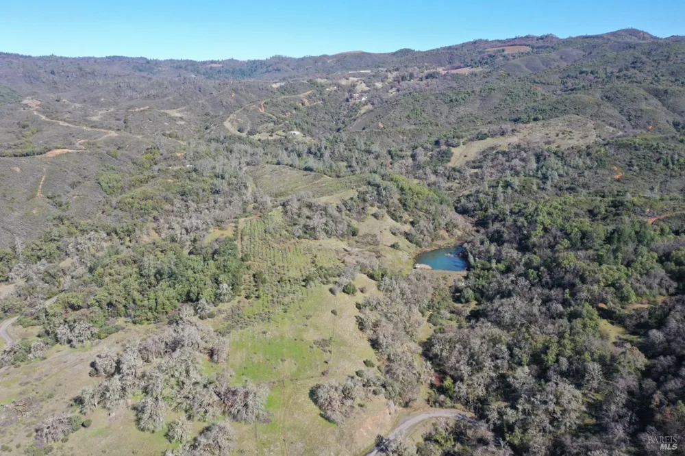 32400 Pine Mountain Road Cloverdale, CA 95425