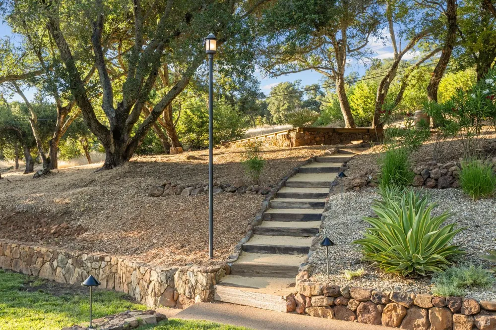 14351 Babb Lane Glen Ellen, CA 95442