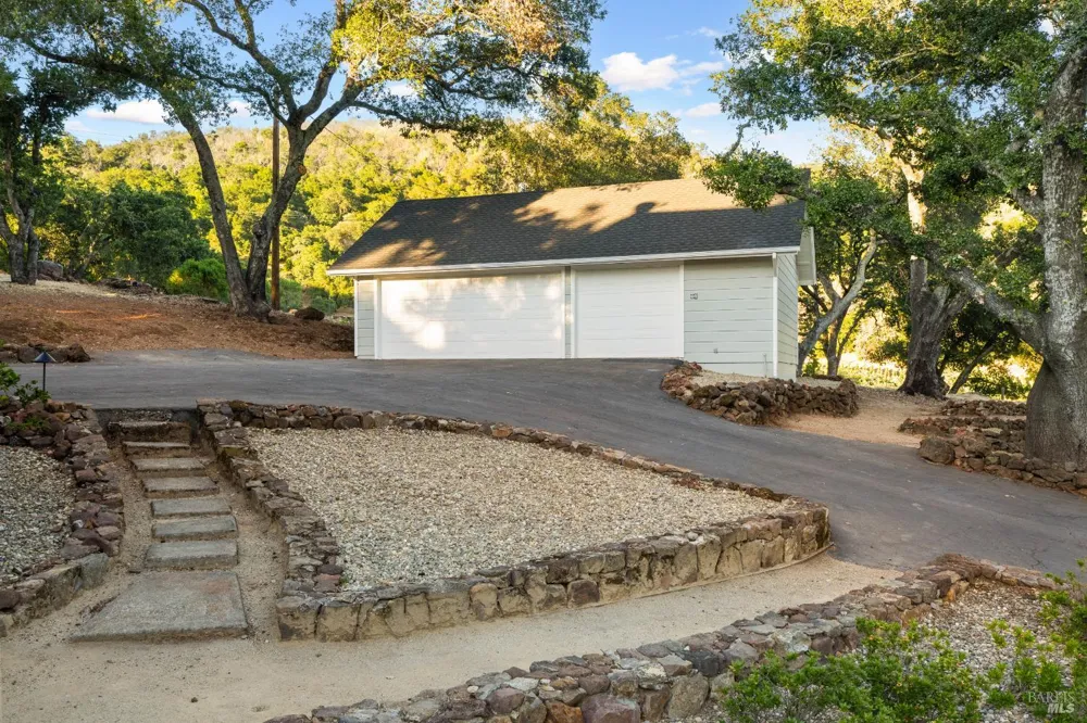 14351 Babb Lane Glen Ellen, CA 95442