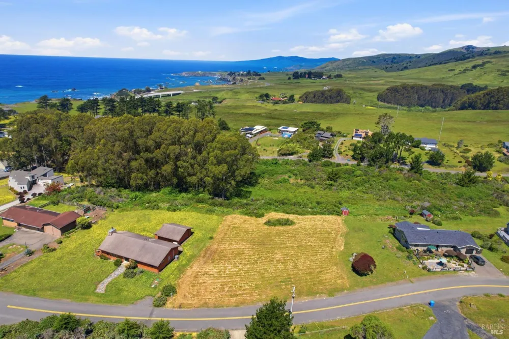 317 Los Santos Drive Bodega Bay, CA 94923