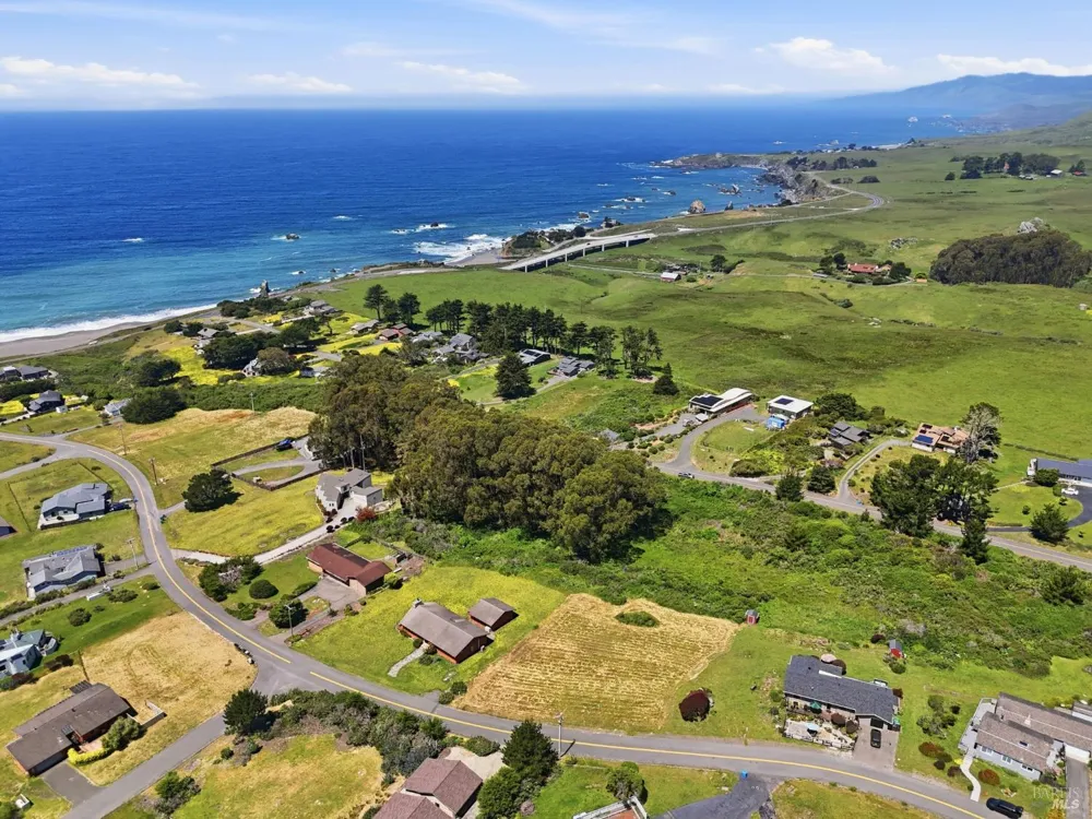 317 Los Santos Drive Bodega Bay, CA 94923