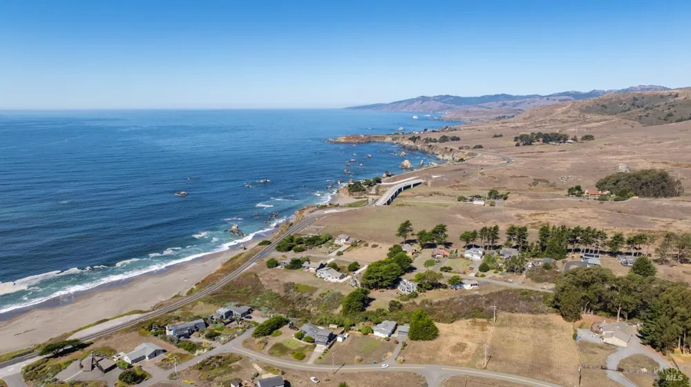 225 Los Santos Drive Bodega Bay, CA 94923