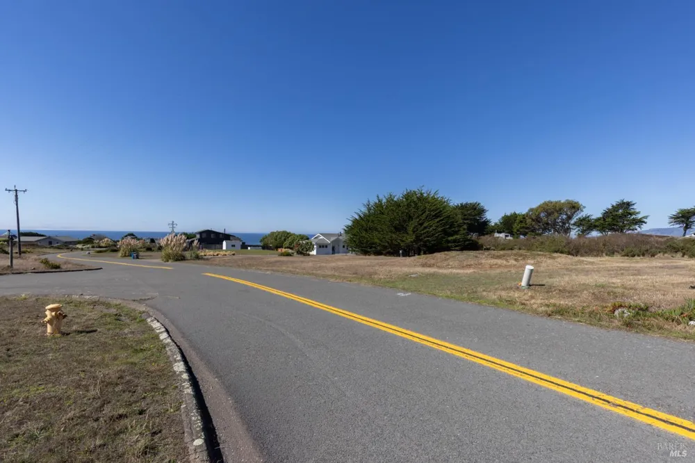 225 Los Santos Drive Bodega Bay, CA 94923
