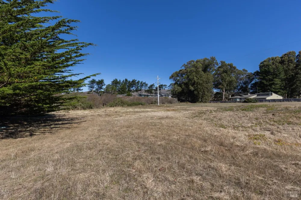 225 Los Santos Drive Bodega Bay, CA 94923