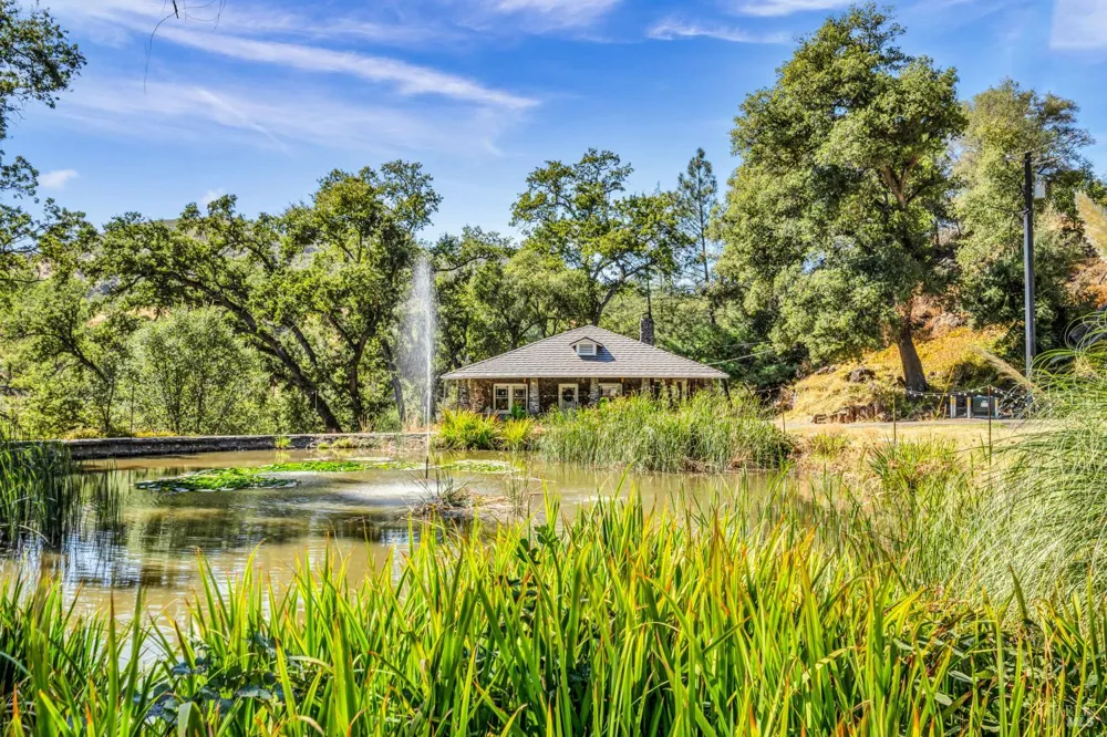 500 Old Long Valley Road Clearlake Oaks, CA 95423