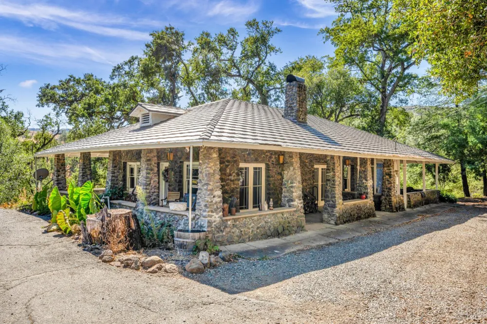 500 Old Long Valley Road Clearlake Oaks, CA 95423