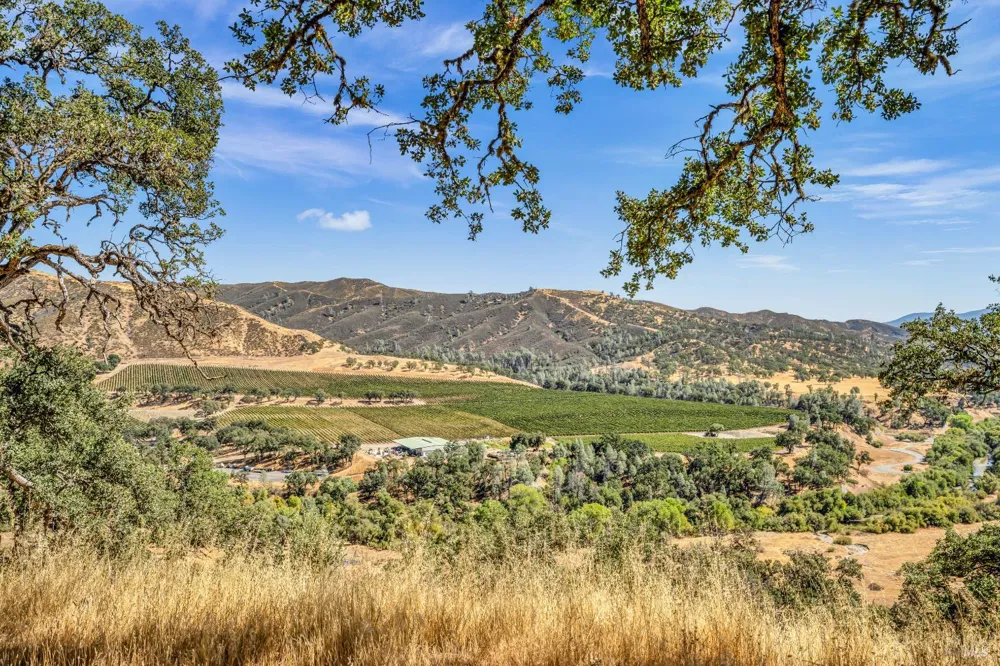 500 Old Long Valley Road Clearlake Oaks, CA 95423