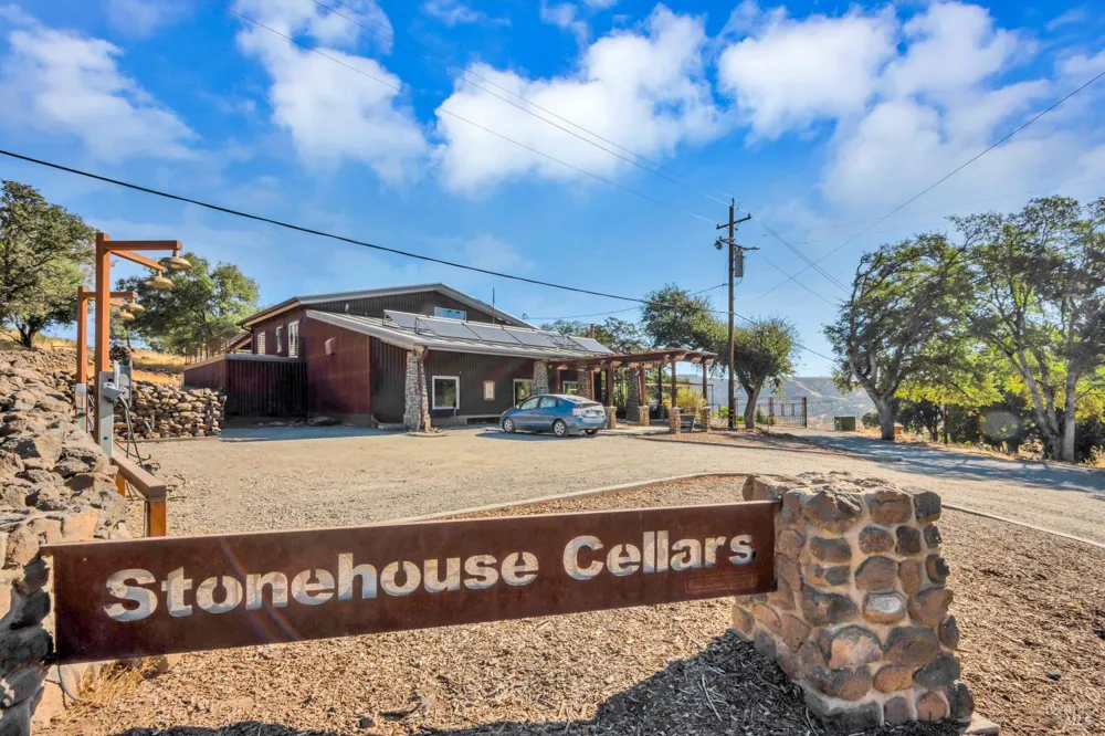 500 Old Long Valley Road Clearlake Oaks, CA 95423