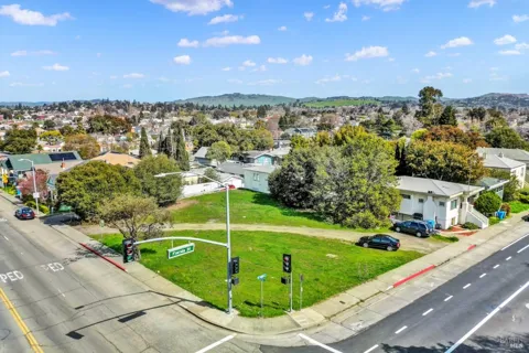 900 Alameda Street
