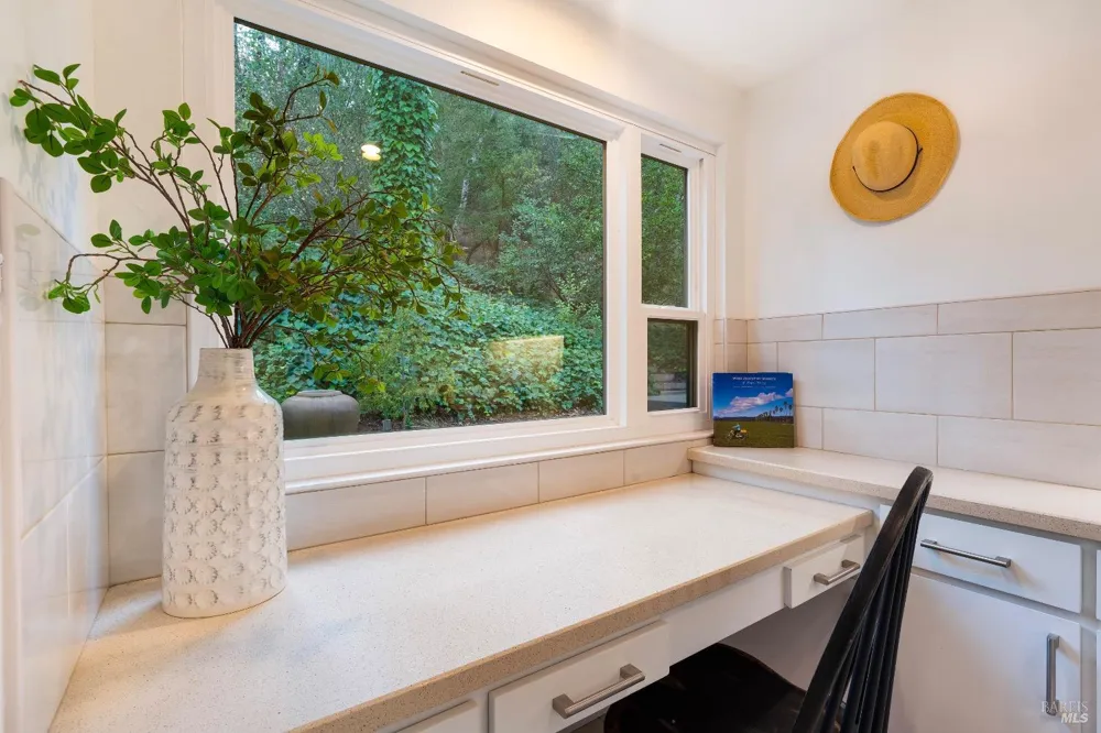 1590 Sylvaner Avenue St. Helena, CA 94574