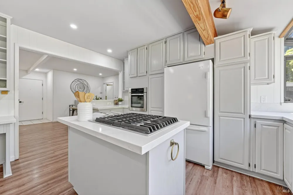 1819 Spring Mountain Court St. Helena, CA 94574