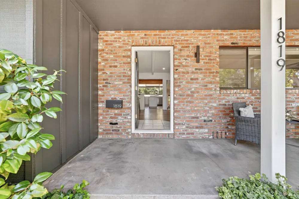 1819 Spring Mountain Court St. Helena, CA 94574