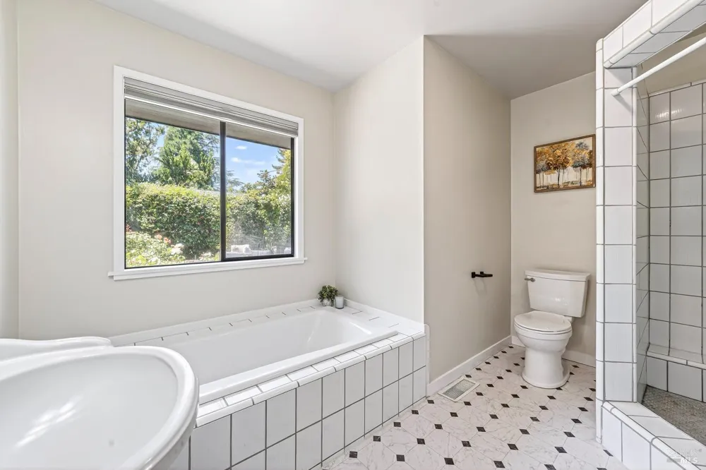 1819 Spring Mountain Court St. Helena, CA 94574