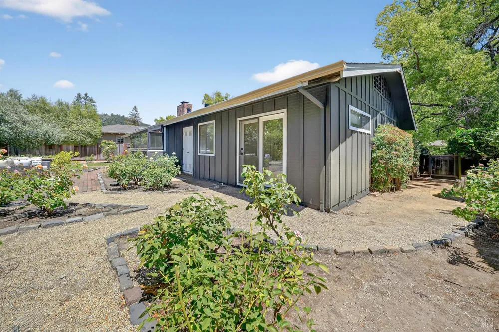 1819 Spring Mountain Court St. Helena, CA 94574