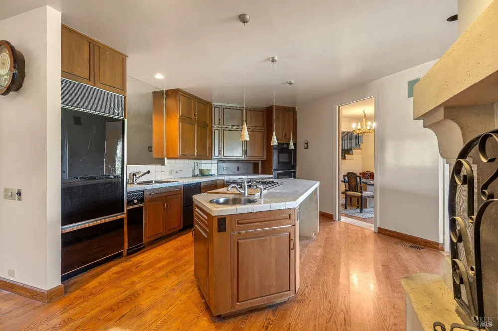 3295 Warm Springs Road Glen Ellen, CA 95442