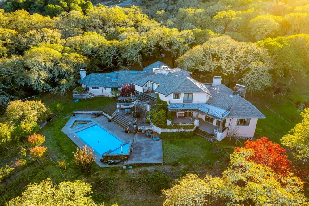 3295 Warm Springs Road Glen Ellen, CA 95442